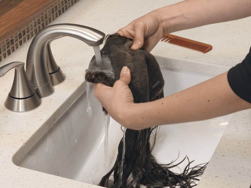 Wash your hair topper the right way