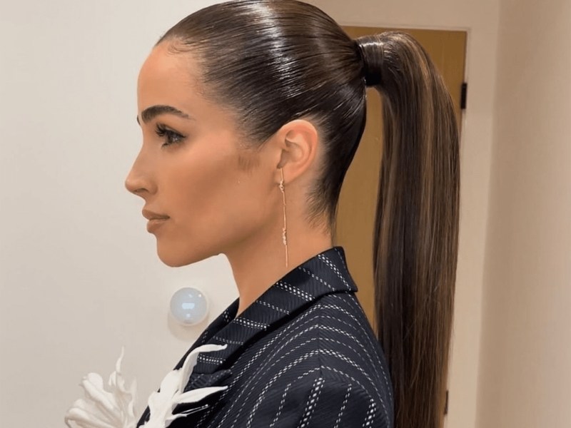 Sleek ponytail with 22-inch hair extensions 