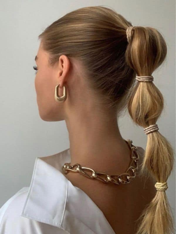 You can have a chic look with a bubble ponytail