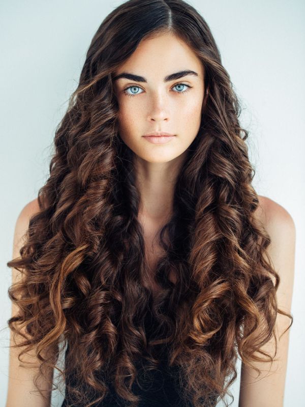 For those occasions that call for a more formal look, tight ringlet curls make a dramatic impact