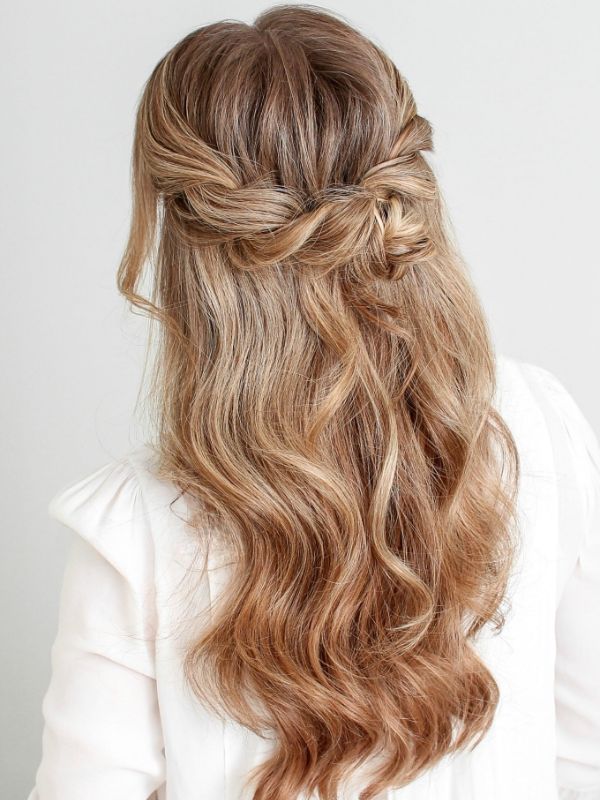 This look is elegant and perfect for showing off the highlights