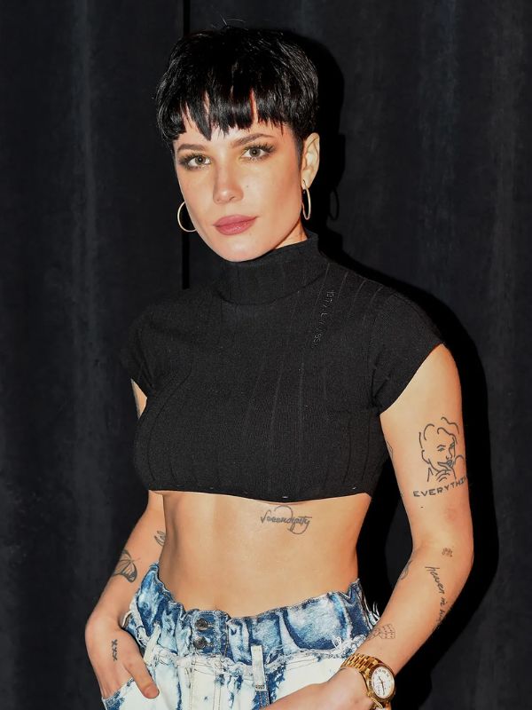 Halsey Hairstyles-Cotton pixie haircut