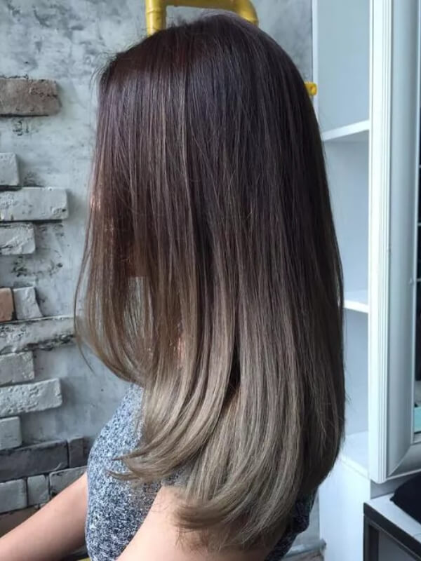 Mushroom brown is one of the most popular and trendy hair colors of the moment