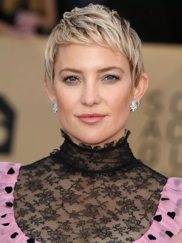 This pixie cut is both edgy and elegant for those who want to accentuate their natural beauty